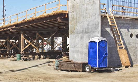 porta potties set up for construction workers